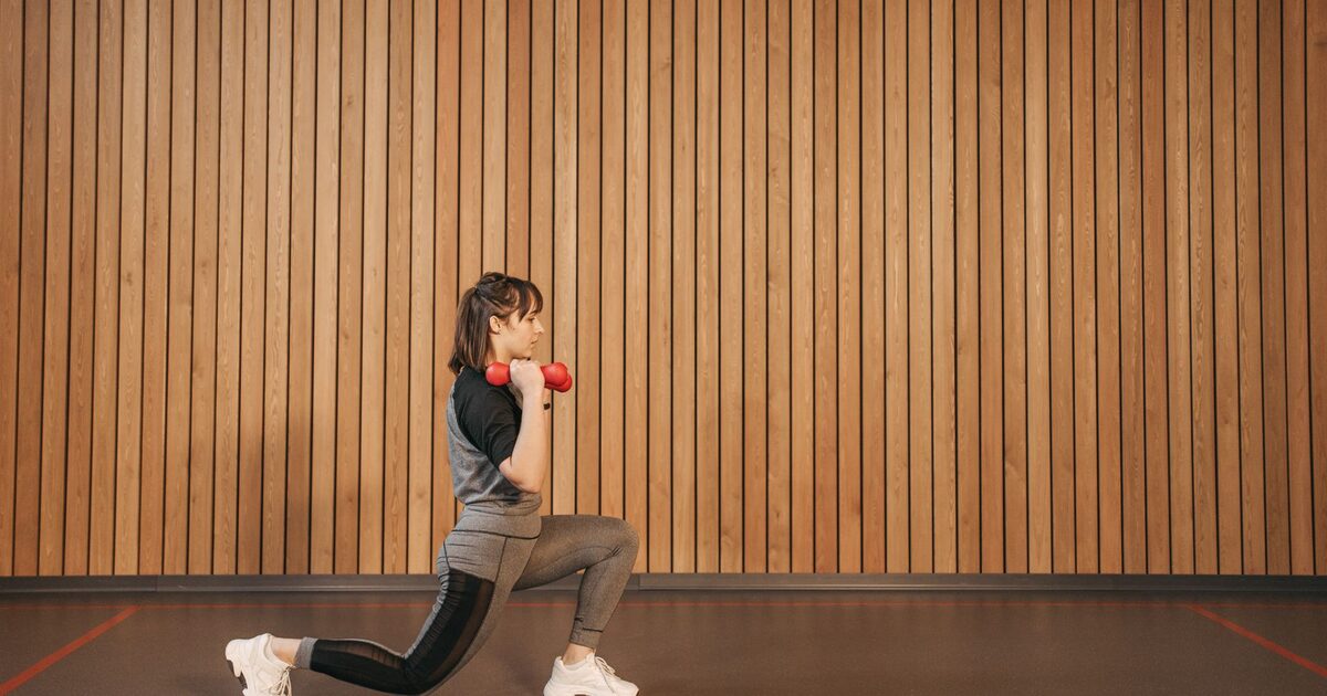 How to Do Lunges Correctly